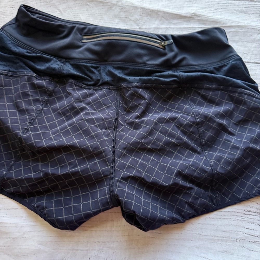 Athleta Size Small Navy Blue Diamond Track This Run Shorts Reflective - Picture 10 of 13